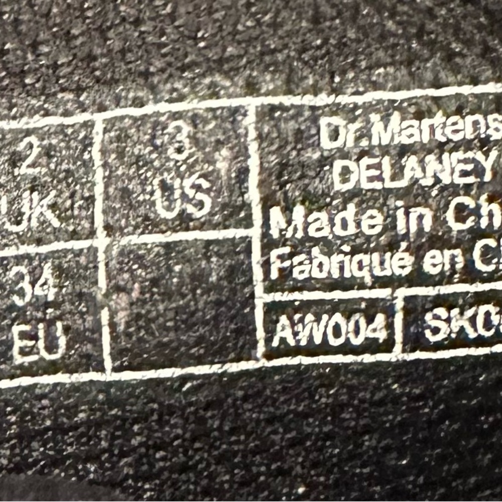 Kids Dr. Martens boots size 3 - Picture 7 of 7